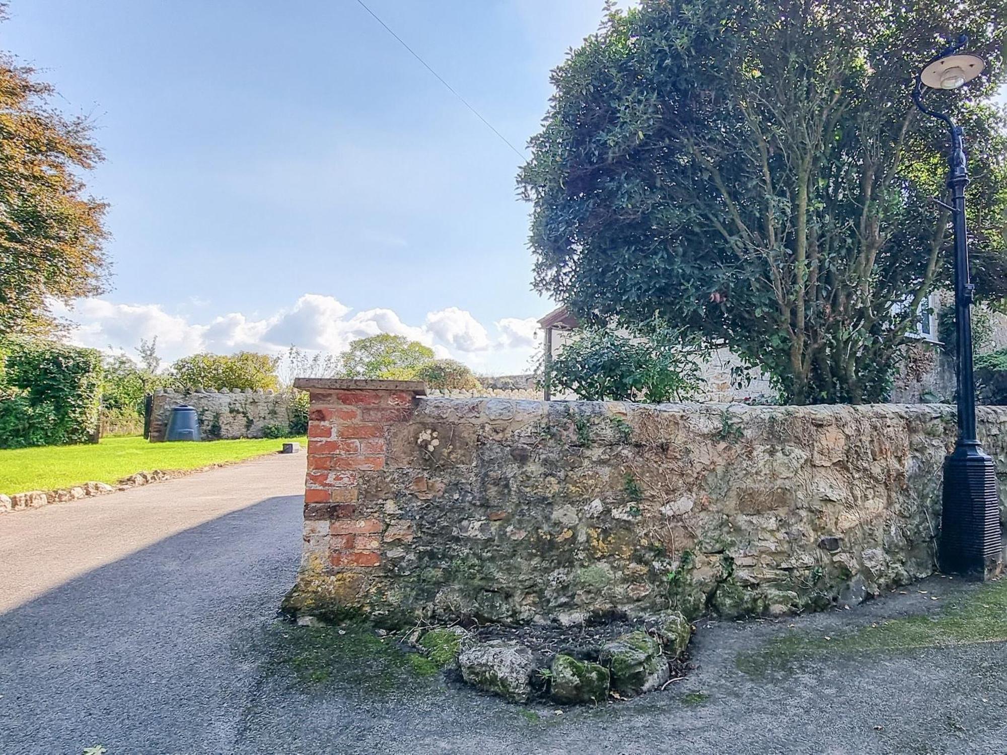 The Moat House Villa Cudworth Exterior photo